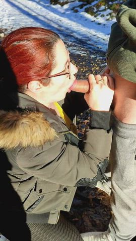 Outdoor blowjob, not even the cold stop us 😜🤤 - free porn video