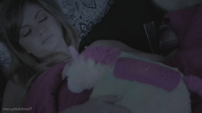 she couldn't sleep - free porn video