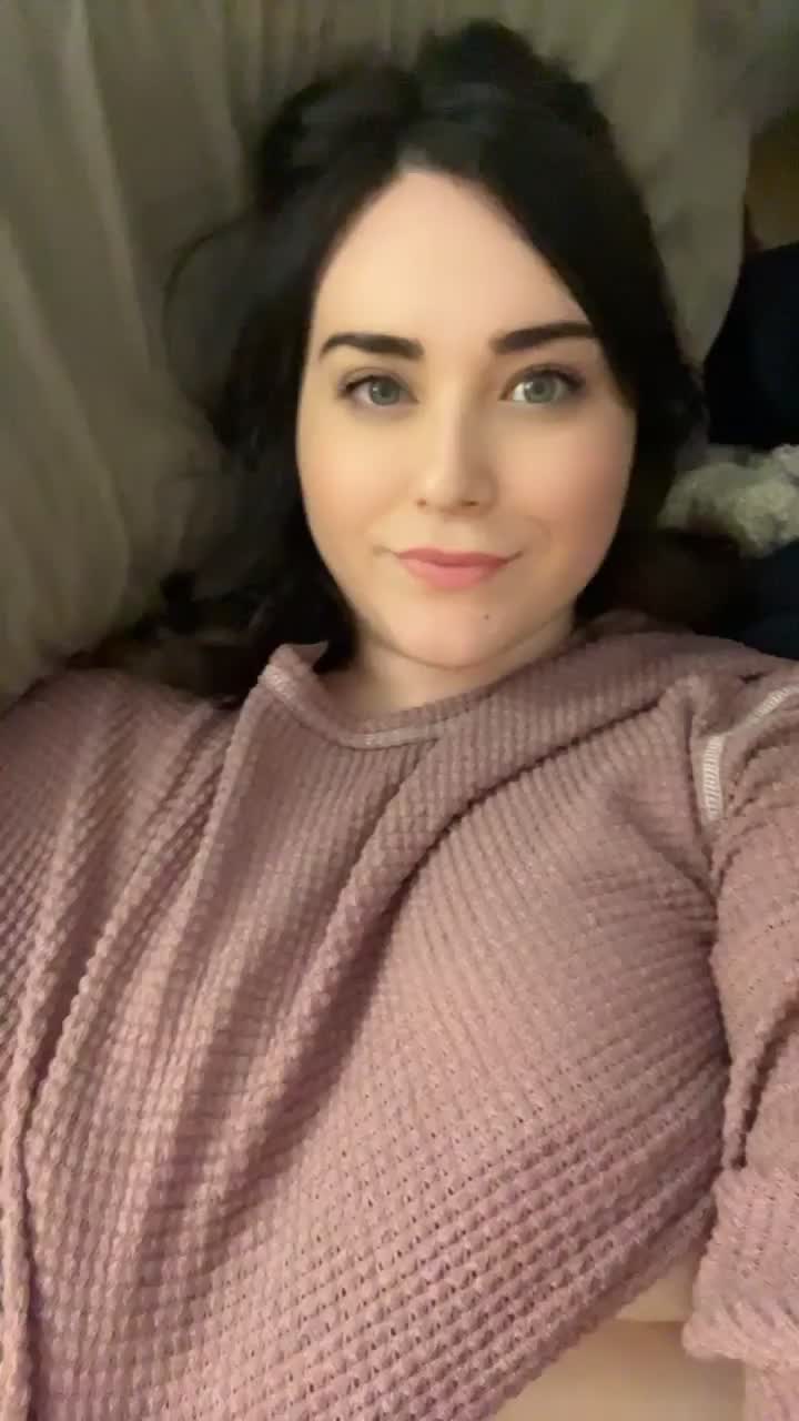 First time posting with my face in my favourite curvy sub 🤭 - free porn video