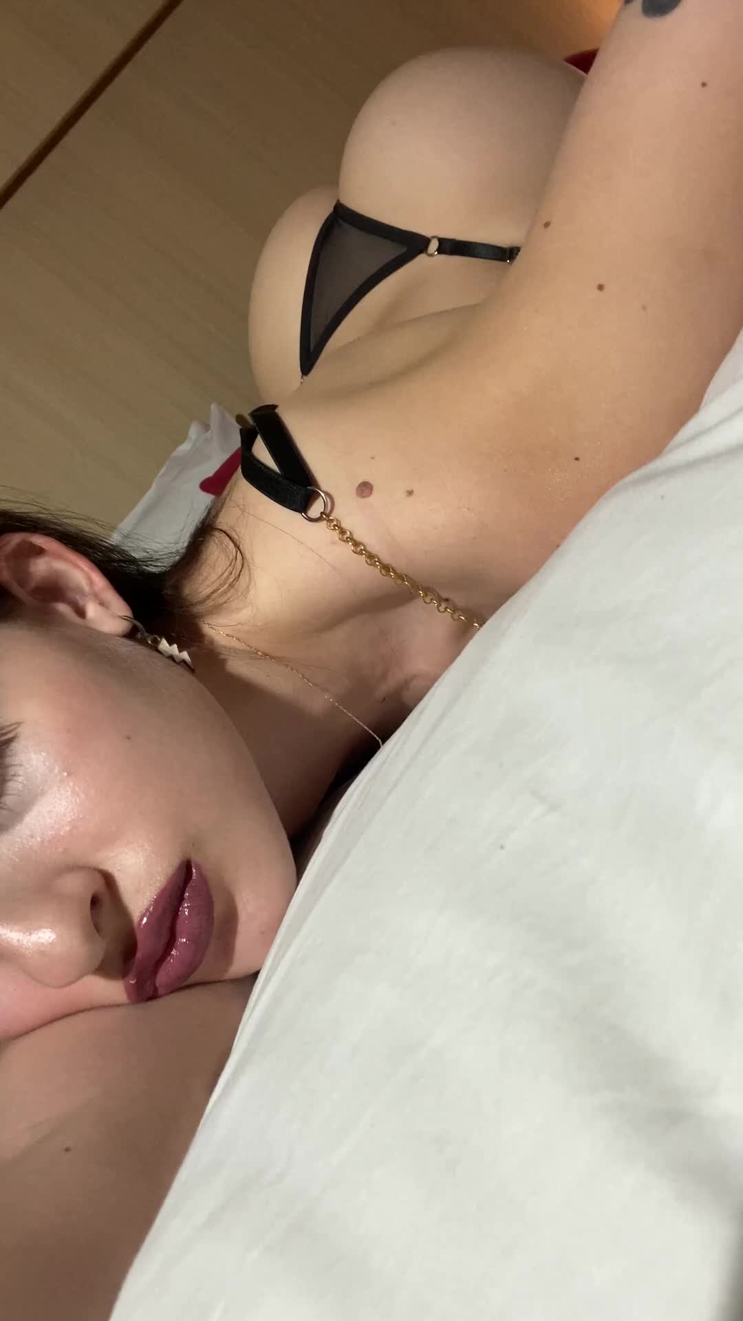 Im legal teen ready for play  with you 🌹🥵 - free porn video