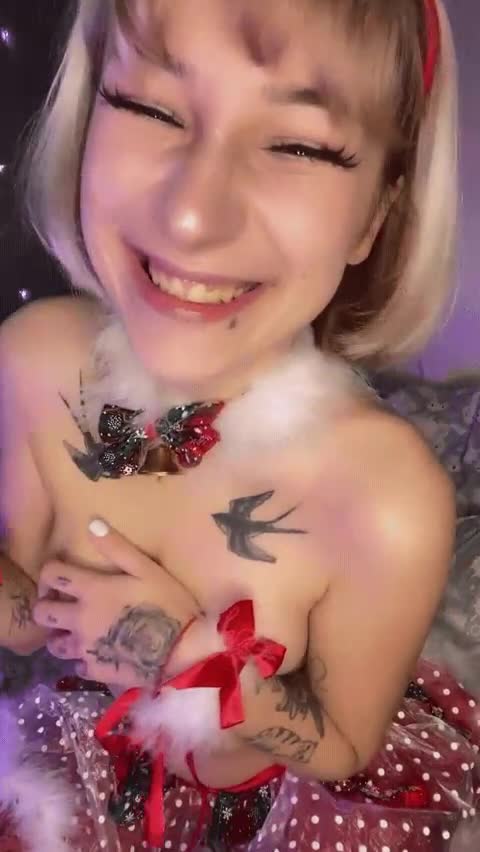 I feel shy but I'll show you my pussy anyway🙈 - free porn video