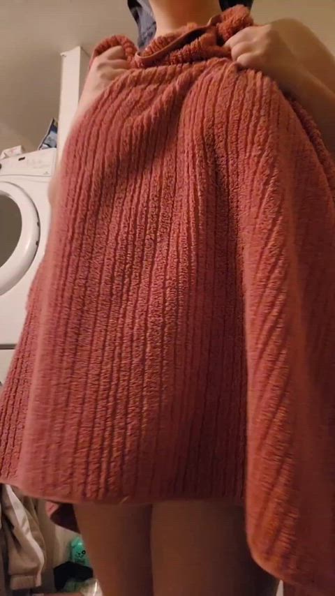 Some men are dissapointed when the towel is dropped - free porn video