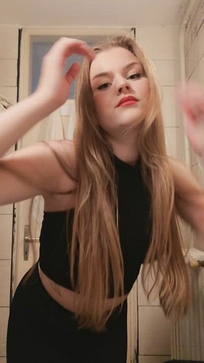 I hope at least one person appreciate my imperfect but natural 18yo body... - free porn video
