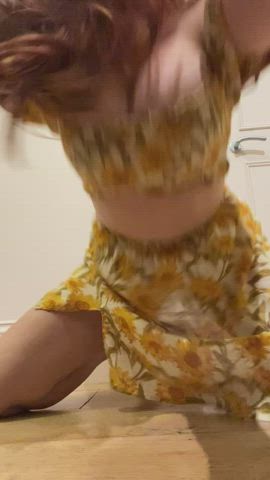 My first post in boob bounce 👋 me and my bouncy tits say hi - free porn video