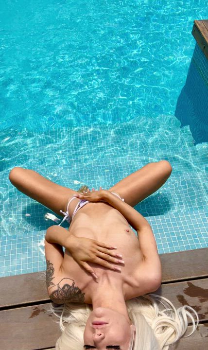 I hope noone minds how wet my pussy gets in the pool - free porn video