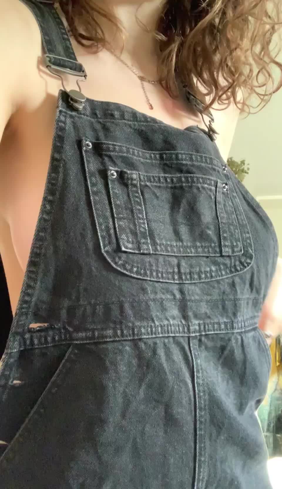 When the quiet girl turns out to be the biggest slut🤭 - free porn video