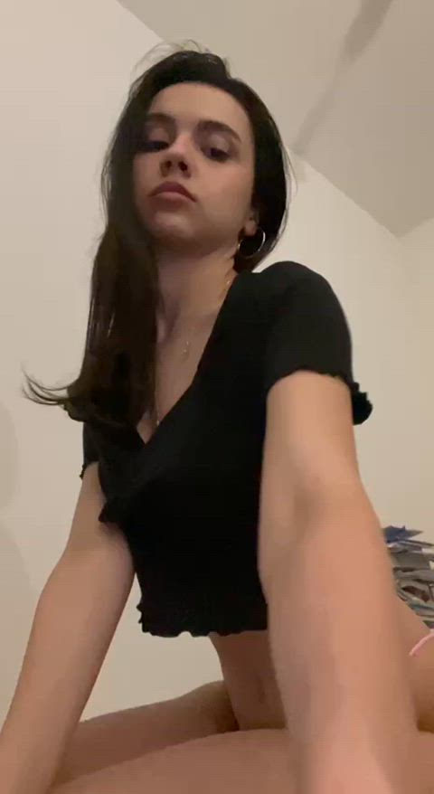 juicy chick with juicy tits - free porn video