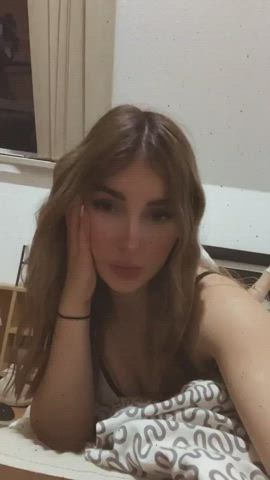 These lips look better with a cock in between - free porn video