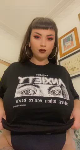 My eyes are down here - free porn video