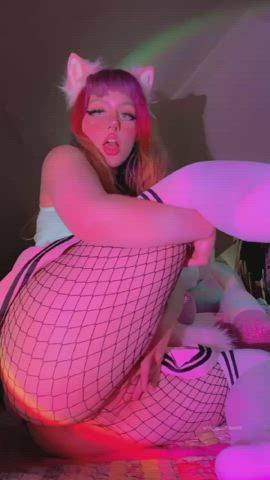 I want more than just a finger in me - free porn video