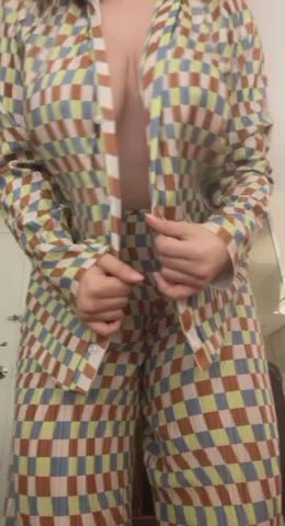 Huge natural tits and a tiny waist on my 5’1 frame - free porn video