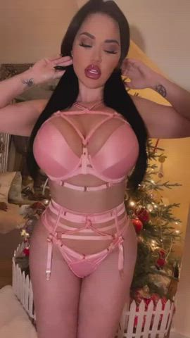 Like my new pink lingerie? 🪢 - free porn video