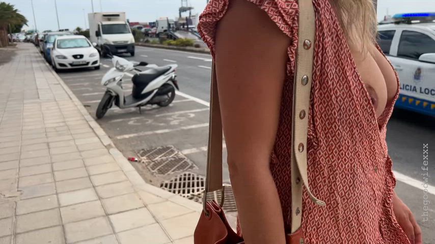 Oooopsi, did I just flash the police? 🚨🚓 - free porn video
