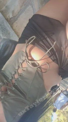 Me dressing like a sl*t & exposing my pussy to the maitenance man.. Is he proud? - free porn video