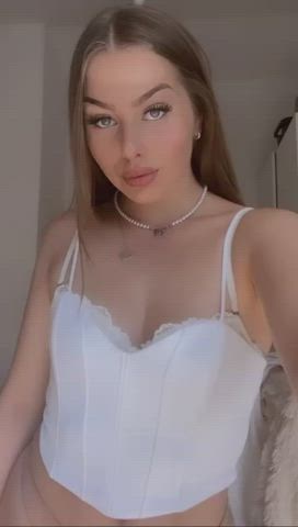 If even 4 guys would smash me, I’ll celebrate and fuck myself 💕 - free porn video
