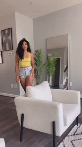 Bonnie - bombshell Latina - free porn video