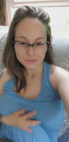 Horny, fit MILF looking for some attention! - free porn video