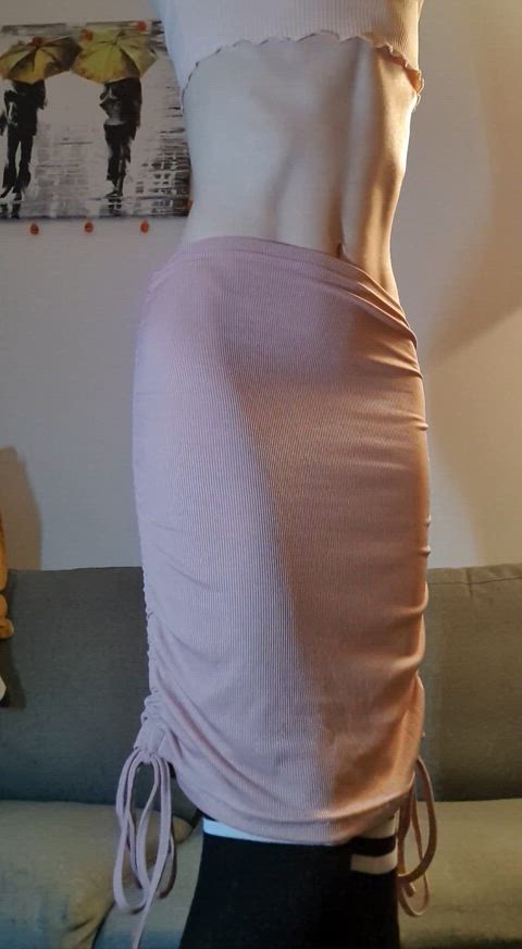Who's a fan of cute outfits and thick cocks? 💋 - free porn video