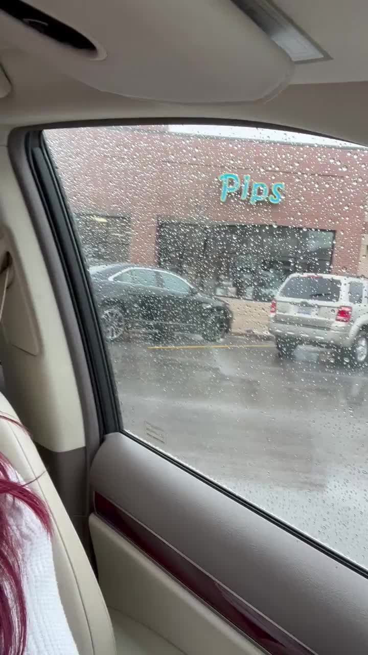 A slow titty flash [GIF] - free porn video