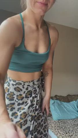 Leaning out from this winter. What do you think of my muscles? - free porn video