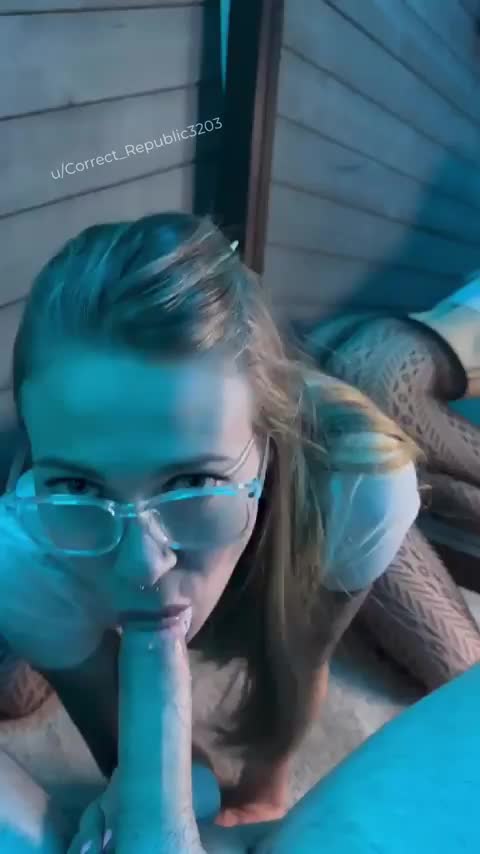 Hold me down🥵🥰😈 - free porn video