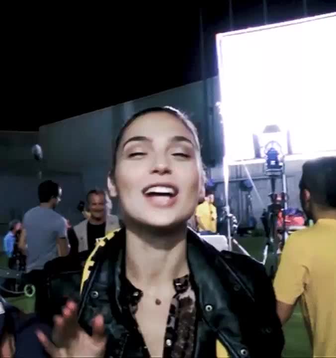 Imagine Gal Gadot doing this to your cock - free porn video