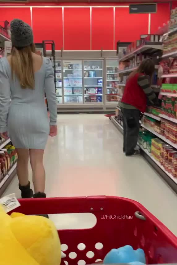 Right by the Target employee [GIF] - free porn video