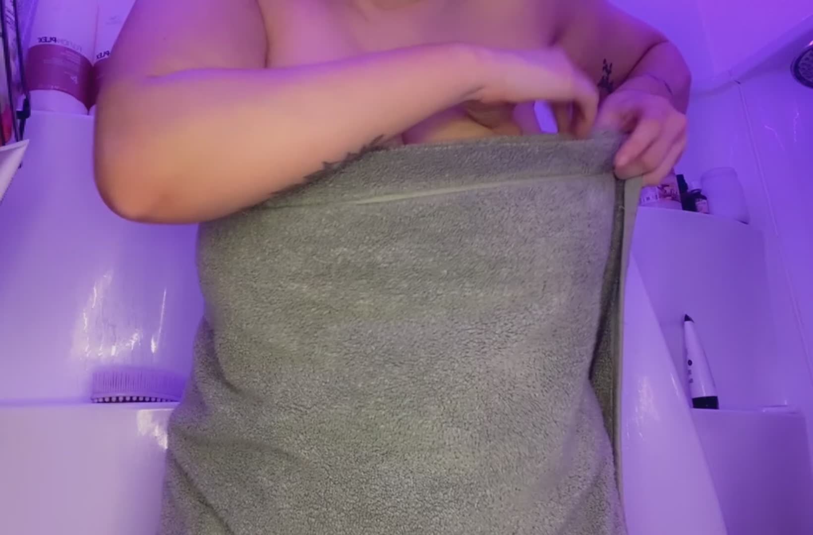Would you eat me fresh out the shower? - free porn video