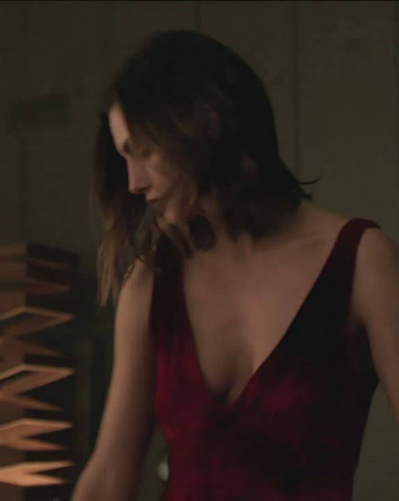 Phoebe Tonkin - free porn video