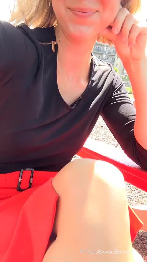 When I'm running late to work, sometimes I forget my panties 🙃 [gif] - free porn video