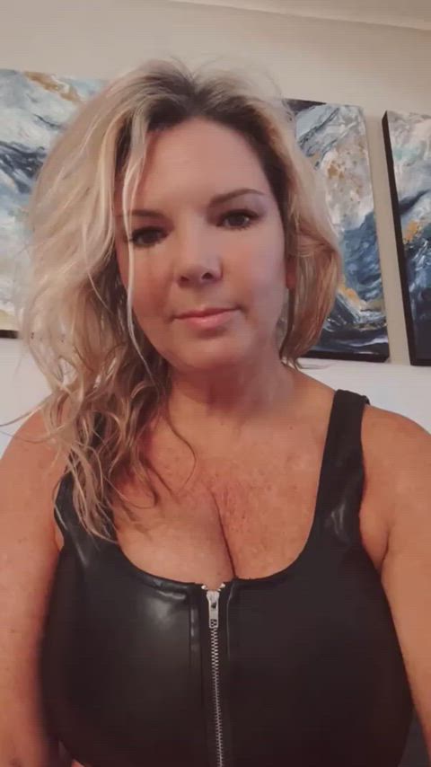 I dressed up like a slut for halloween! I hope you gooners like it - free porn video