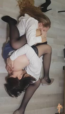 Taking a Break at the Office - free porn video