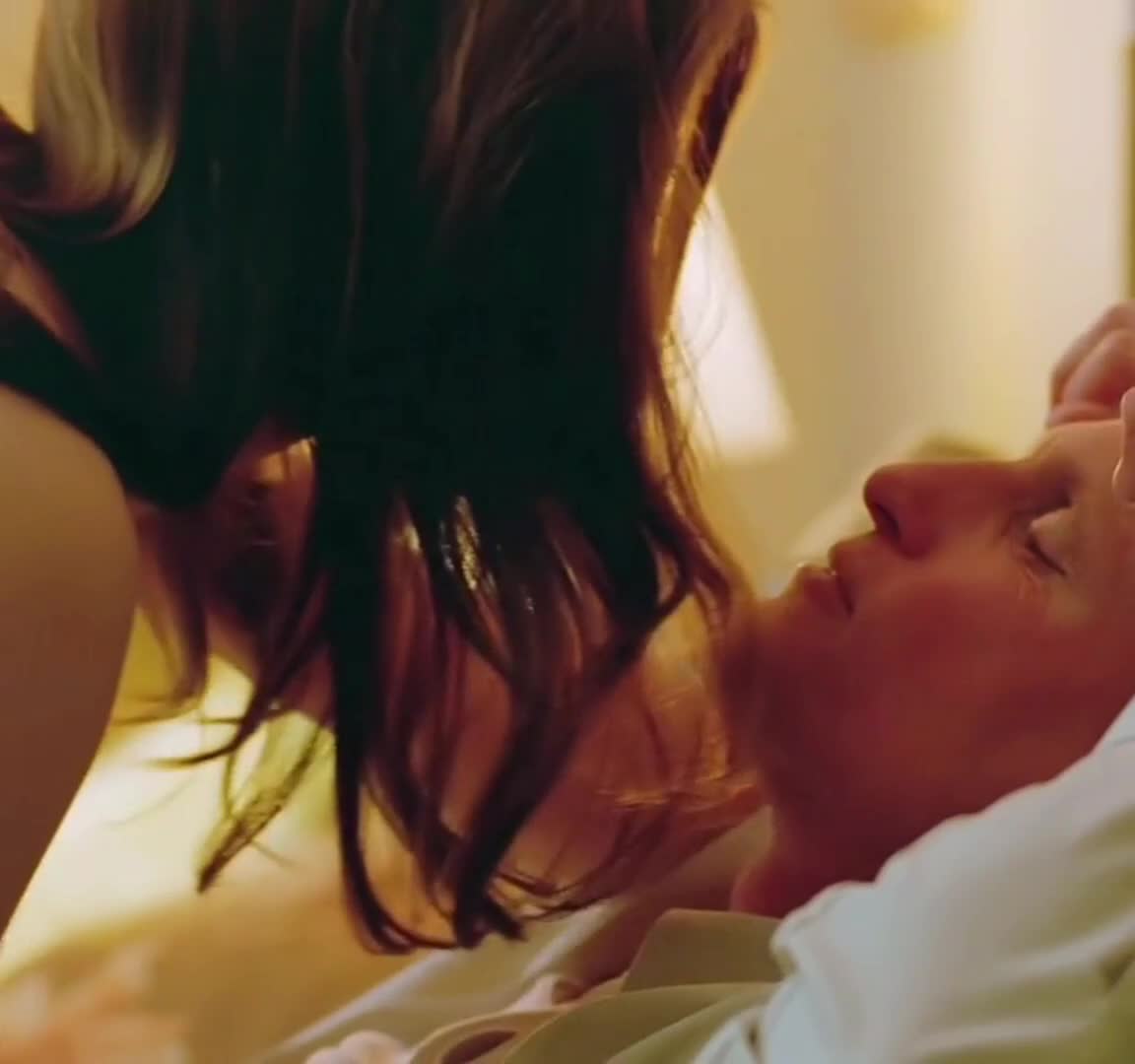 Alexandra Daddario | True Detective (2014) & White Lotus (2021) - free porn video