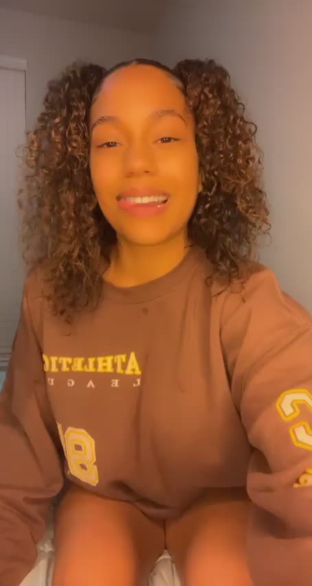 smile or tits?😜 - free porn video