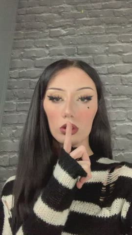 Could you keep a T girls secret safe ? 🤭🤭 - free porn video