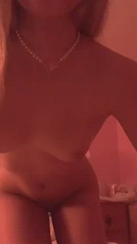 Feeling herself - free porn video