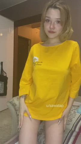 Who actually eats pussy? - free porn video