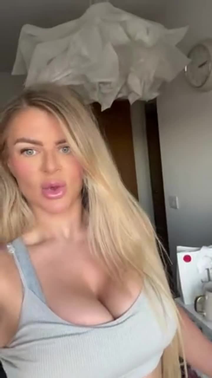 Anyone who’s in need of a blonde fuckdoll ?😏❤️ - free porn video