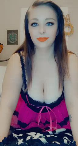 I would love to bounce my big titties in your face. - free porn video