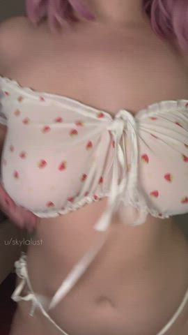 POV: I’m your girlfriend and I’m wearing this top out in public - free porn video