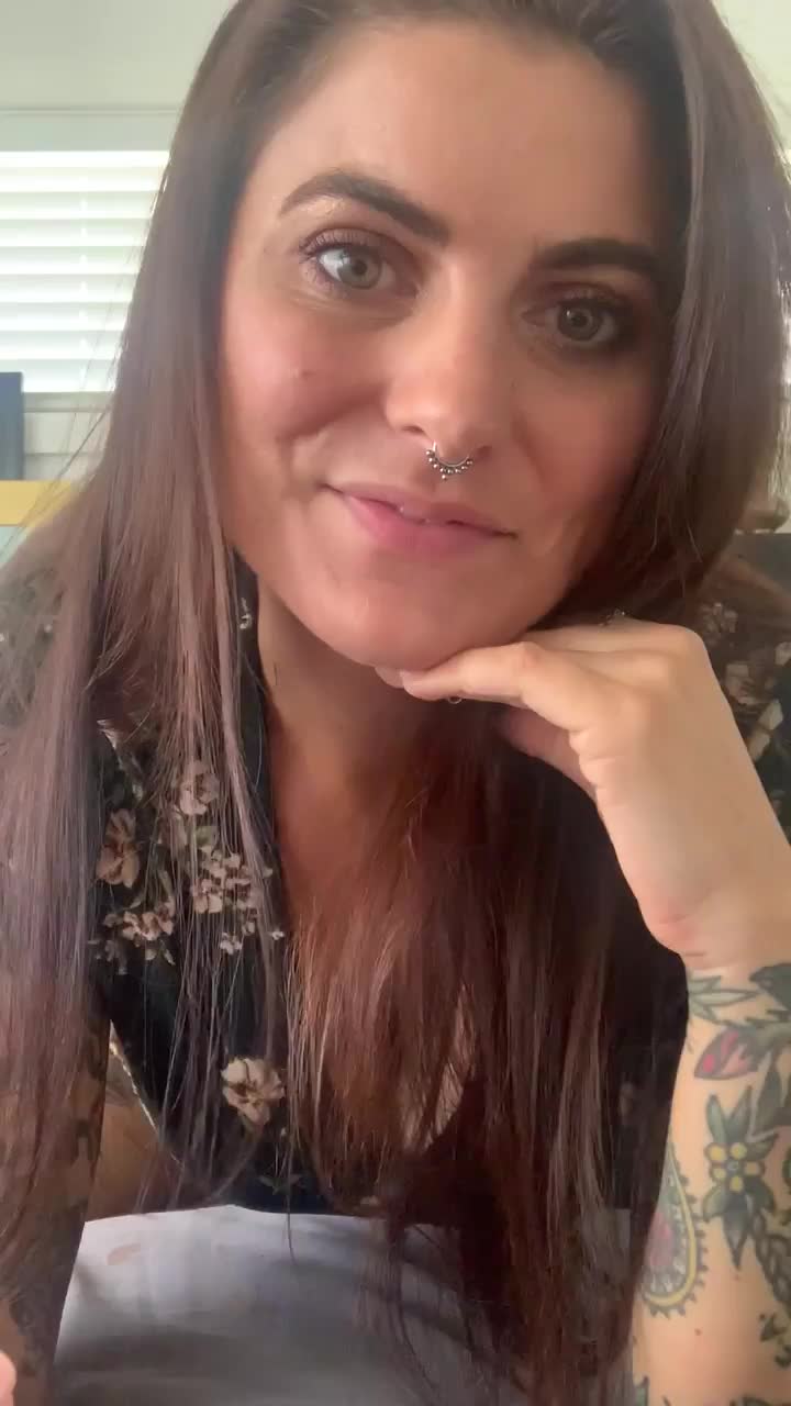 When Daddy gets home 😈 - free porn video