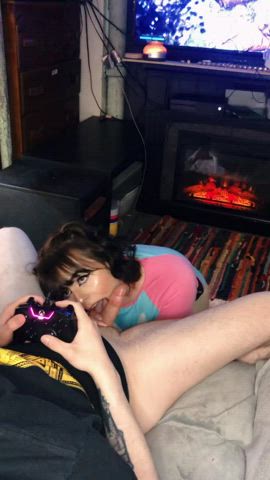 Would you be able to concentrate? - free porn video