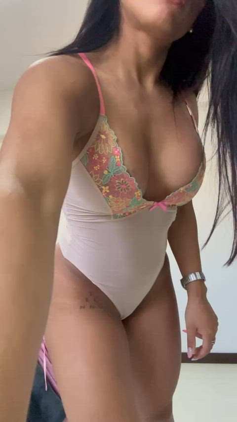 It's bursting out my shorts, just how I like it - free porn video