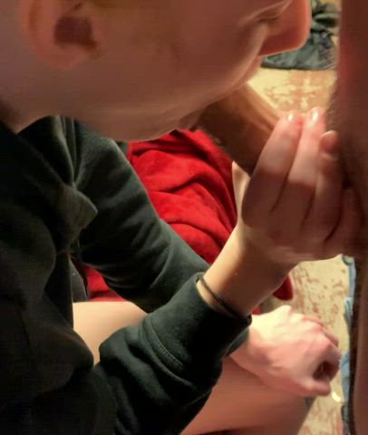 Swallowing this huge dick - free porn video