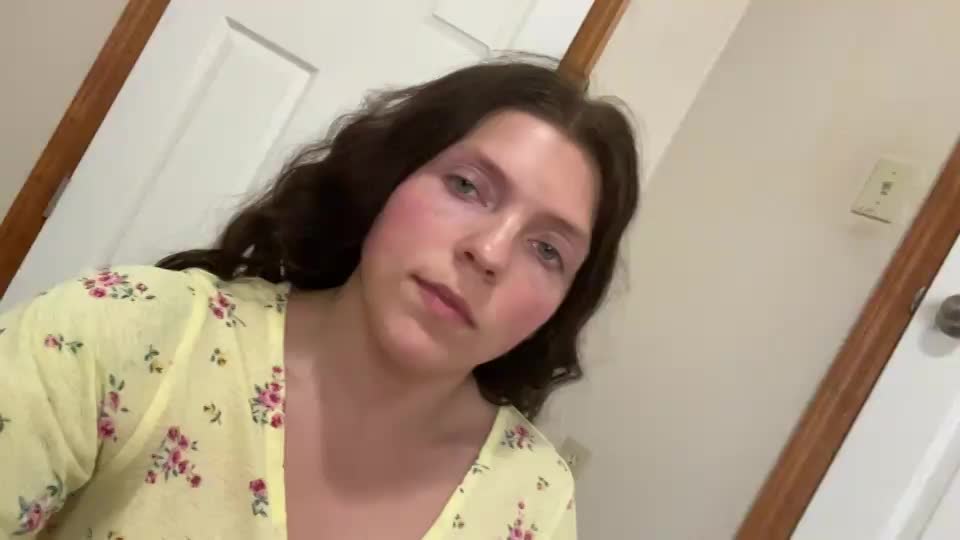 Can I have little flicks until the bed is a mess? - free porn video