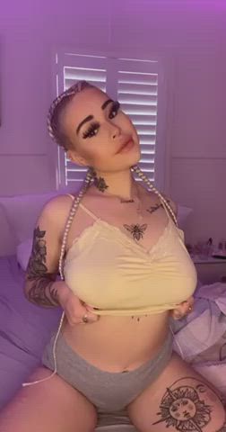 who wants to have fun with my boobs today - free porn video
