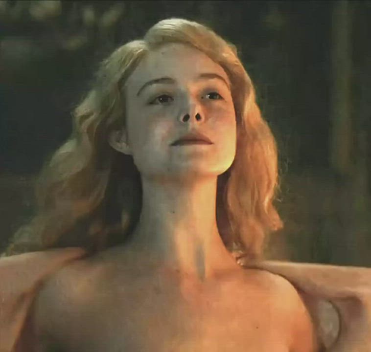 Elle Fanning - One of the best ass in Hollywood - free porn video