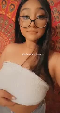 The best kind of bra is no bra - free porn video