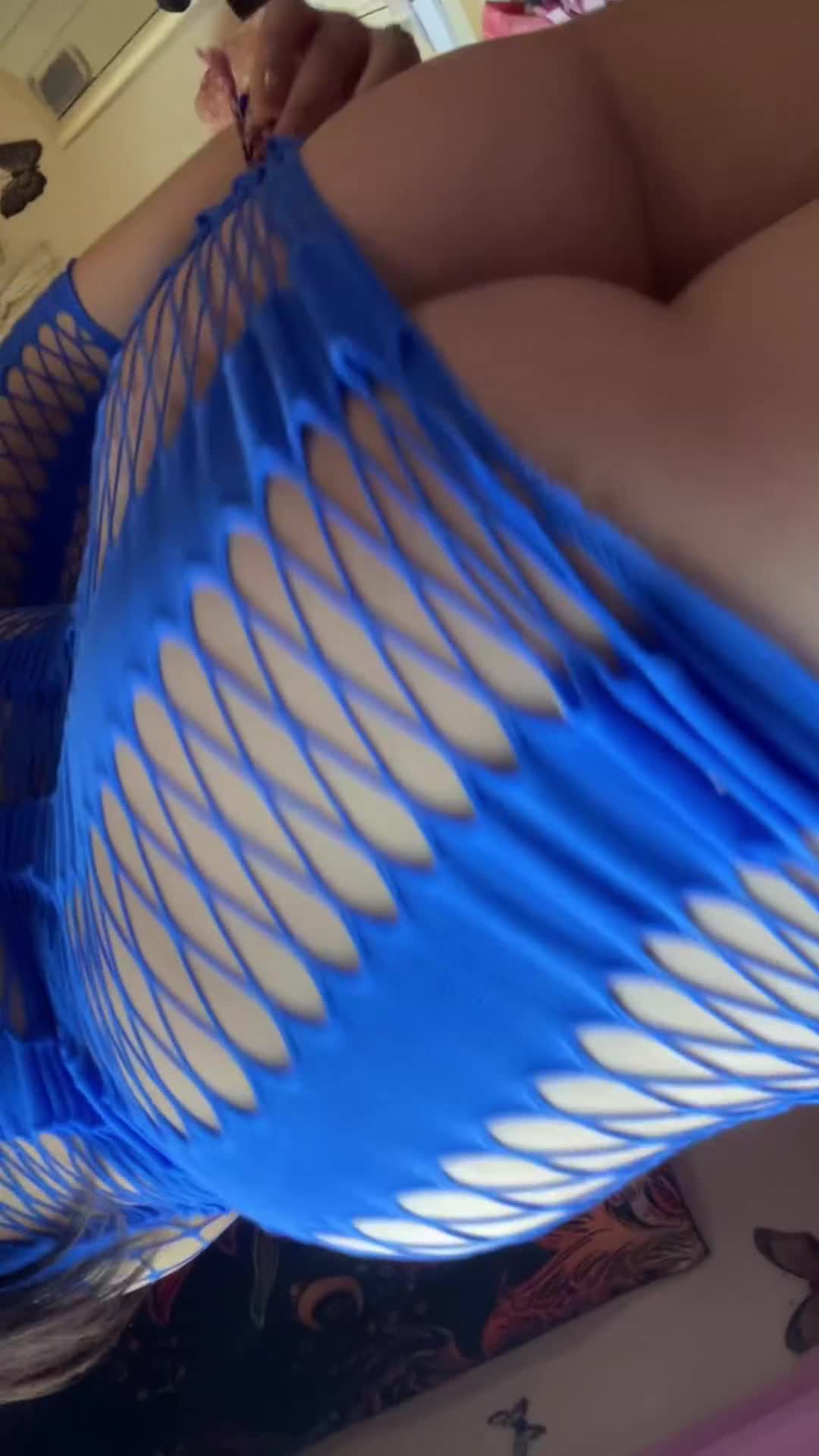 Who's down to worship my body tonight? - free porn video