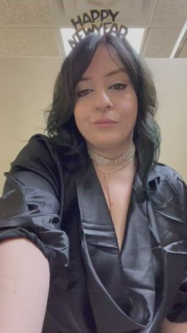 Sneak flash at work. Happy New Year! - free porn video